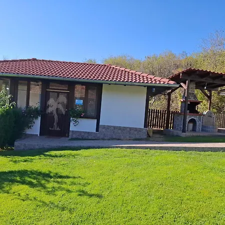 костови 2 Ferienhaus