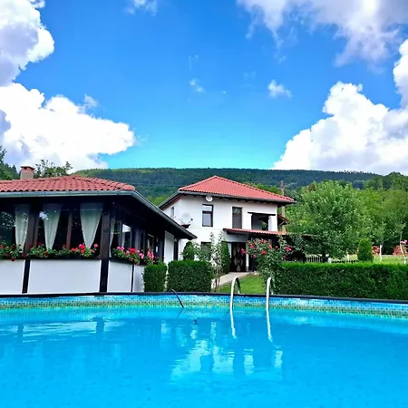 костови 2 Holiday home Miykovtsi